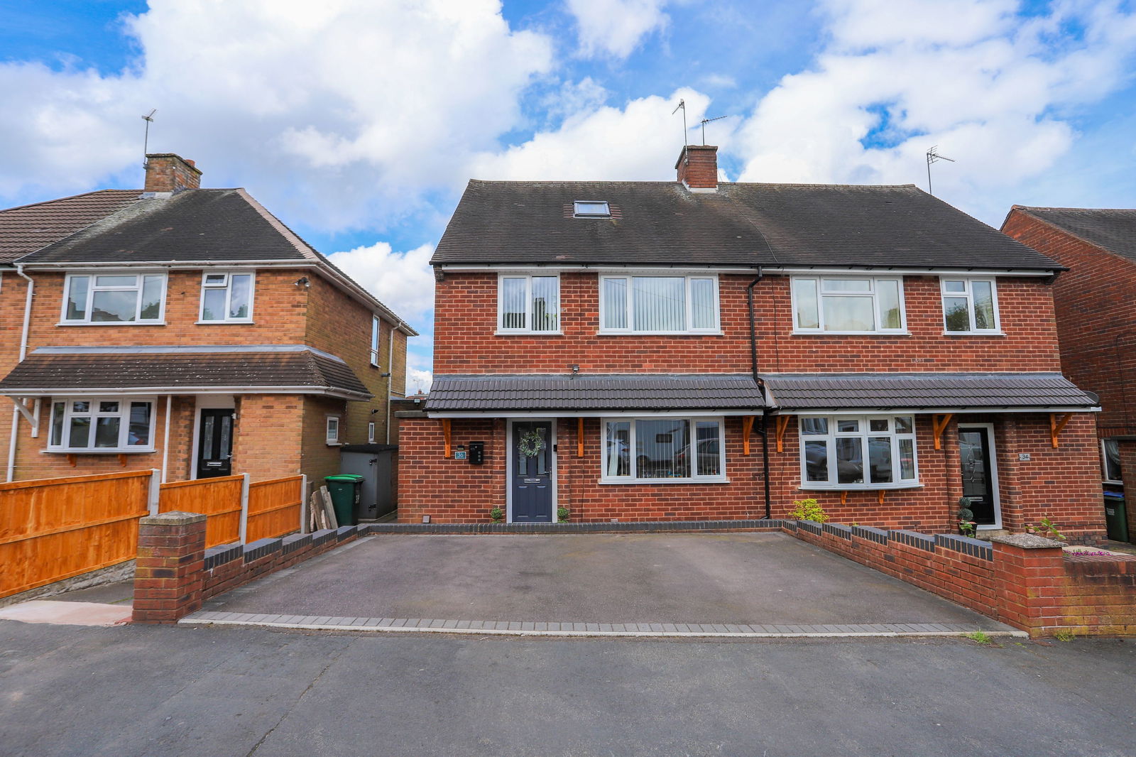 Barnford Crescent, Oldbury, B68 8PP | Offers in Region Of £260,000 ...